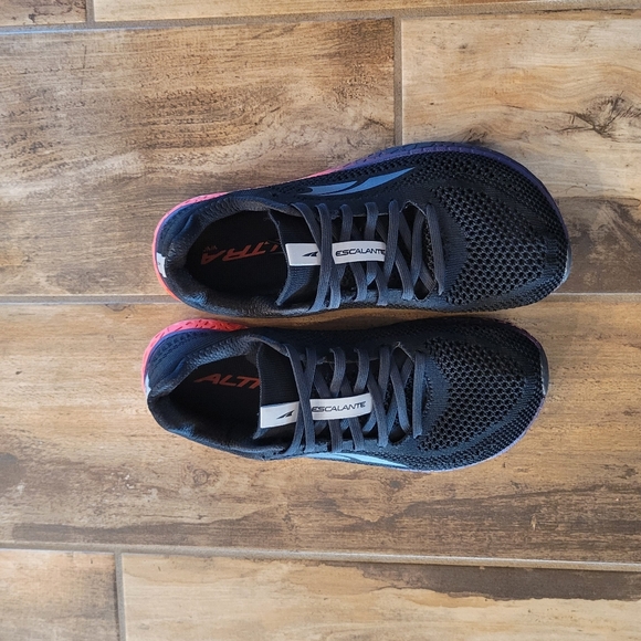 Altra Escalante - Picture 2 of 3
